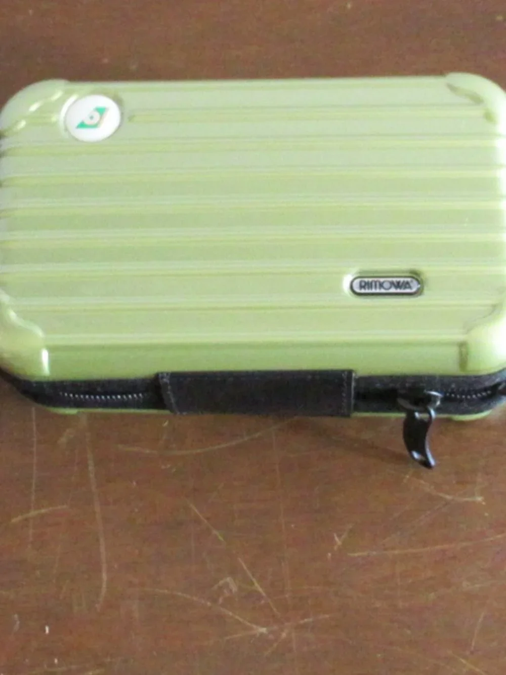 RIMOWA x EVA Air Amenity Hard Case Lime Green Limited Edition Travel - Picture 5 of 5